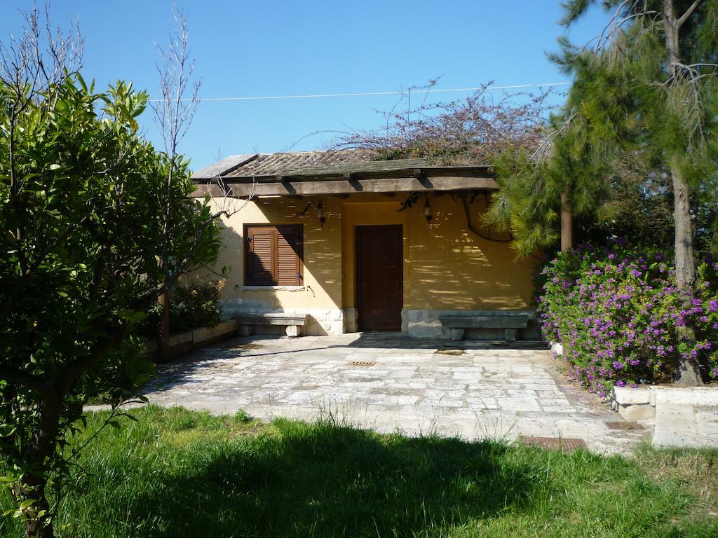 Villa Carcano Trani Chambre photo